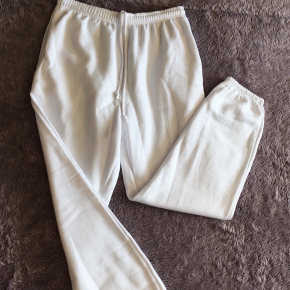 Prettylittlething oversized sweat pant - Picture 2 of 4